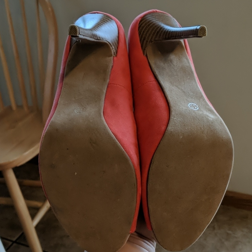 Charming Charlie coral suede peeptoe high heels 10 - Picture 9 of 11